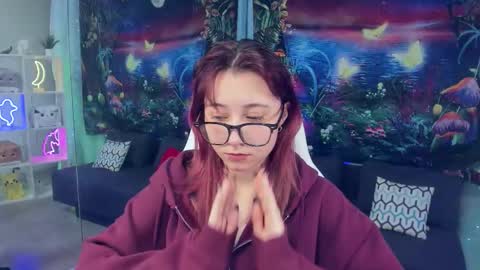 clarabenson online show from November 25, 7:25 pm