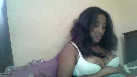 Clarah0123 online show from February 5, 9:15 am