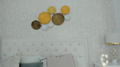 Snapshot of clarisse28 chatting on December 18, 10:46 pm Mistress Clarisse online show from December 18, 10:46 pm