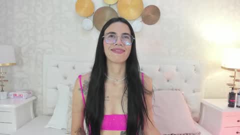 Snapshot of clarisse28 chatting on February 6, 7:29 pm Mistress Clarisse online show from February 6, 7:29 pm