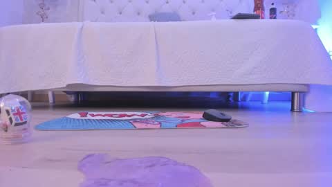 Snapshot of clarisse28 chatting on February 10, 11:02 pm Mistress Clarisse online show from February 10, 11:02 pm