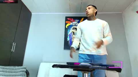 Snapshot of clark__ken chatting on February 15, 1:05 pm Juanpaindependent model online show from February 15, 1:05 pm