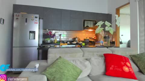 claytonburgues online show from December 14, 10:18 pm