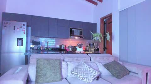 claytonburgues online show from February 1, 5:07 am