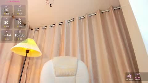 Snapshot of cleo_nilee chatting on November 17, 3:12 am cleo online show from November 17, 3:12 am