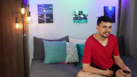 Snapshot of cleoanubis_ chatting on October 14, 6:36 am Girl Juliana and Federico online show from October 14, 6:36 am