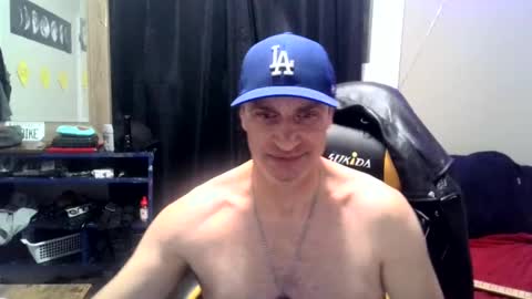 Snapshot of clintwood12 chatting on December 5, 6:10 am chad online show from December 5, 6:10 am