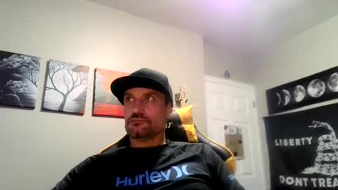 Snapshot of clintwood12 chatting on January 3, 4:00 am chad online show from January 3, 4:00 am