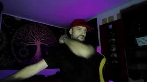 Snapshot of clintwood12 chatting on November 21, 2:54 am chad online show from November 21, 2:54 am