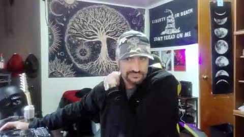 Snapshot of clintwood12 chatting on November 22, 9:25 pm chad online show from November 22, 9:25 pm