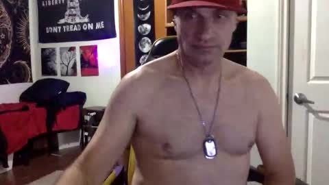 Snapshot of clintwood12 chatting on December 5, 12:19 am chad online show from December 5, 12:19 am