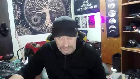 Snapshot of clintwood12 chatting on December 16, 4:17 am chad online show from December 16, 4:17 am