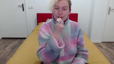 Syl  online show from February 17, 7:58 am