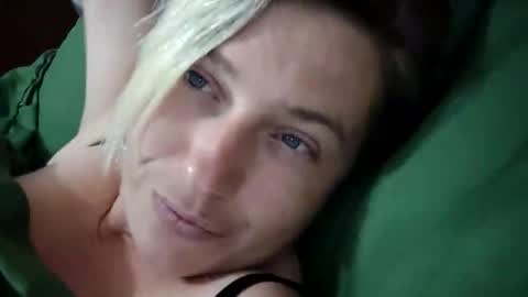 Syl  online show from September 23, 9:29 pm