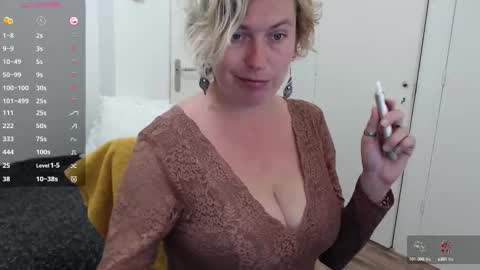 Syl  online show from October 6, 7:39 am