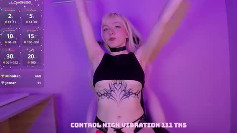 Snapshot of cloe_five chatting on March 5, 12:49 am CLOE online show from March 5, 12:49 am