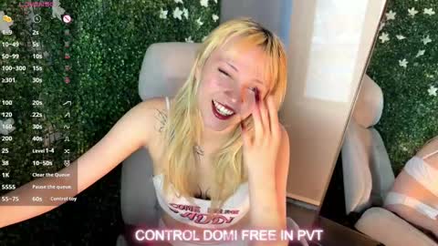 Snapshot of cloe_five chatting on September 27, 1:38 pm CLOE online show from September 27, 1:38 pm