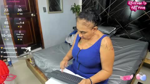 CLOE online show from January 12, 5:54 pm