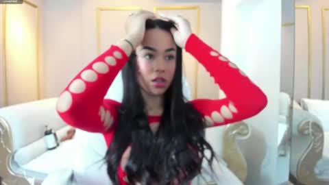 Snapshot of cloehap chatting on February 17, 11:55 am Cloe online show from February 17, 11:55 am