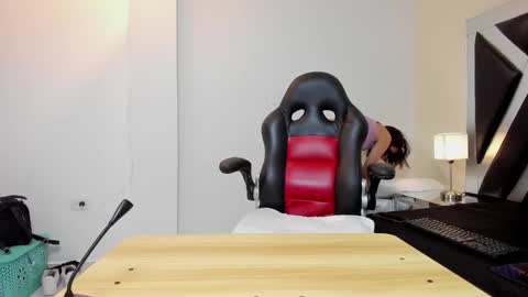 lady cloe person online show from November 22, 11:31 am