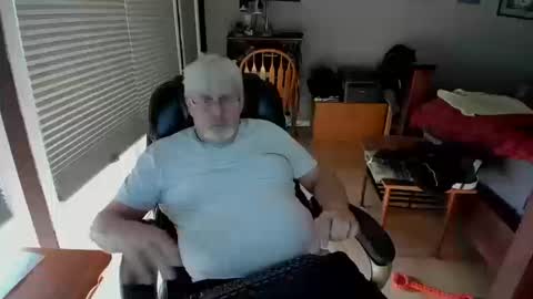 cloudalert62 online show from October 13, 10:10 pm