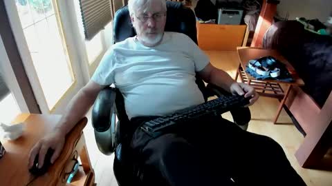 cloudalert62 online show from November 2, 6:43 pm