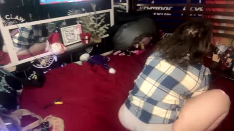 Snapshot of cock_n_creamz_n_wet_dreamz chatting on December 13, 6:49 pm COCK N CREAMZ WET DREAMZ online show from December 13, 6:49 pm