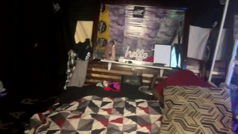 Snapshot of cock_n_creamz_n_wet_dreamz chatting on December 18, 8:09 am COCK N CREAMZ WET DREAMZ online show from December 18, 8:09 am