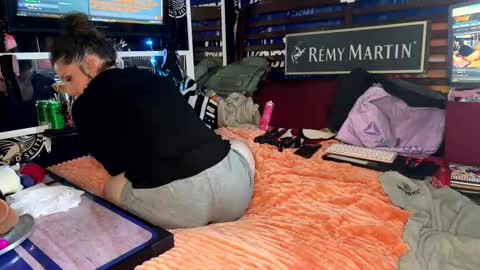 Snapshot of cock_n_creamz_n_wet_dreamz chatting on December 27, 7:29 am COCK N CREAMZ WET DREAMZ online show from December 27, 7:29 am