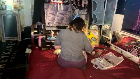 Snapshot of cock_n_creamz_n_wet_dreamz chatting on January 23, 8:25 am COCK N CREAMZ WET DREAMZ online show from January 23, 8:25 am