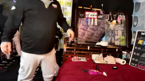 Snapshot of cock_n_creamz_n_wet_dreamz chatting on January 25, 8:00 am COCK N CREAMZ WET DREAMZ online show from January 25, 8:00 am