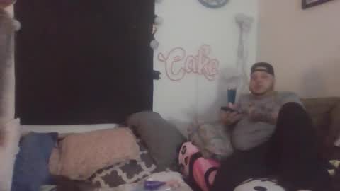 Snapshot of cock_n_creamz_n_wet_dreamz chatting on December 19, 8:54 am COCK N CREAMZ WET DREAMZ online show from December 19, 8:54 am