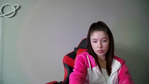 Snapshot of cocoberry1 chatting on March 11, 9:02 am cocoberry1 online show from March 11, 9:02 am