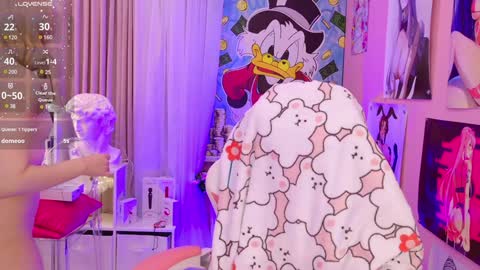 Snapshot of coconut_mia chatting on December 11, 12:23 am Mia online show from December 11, 12:23 am