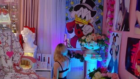 Snapshot of coconut_mia chatting on December 19, 9:17 pm Mia online show from December 19, 9:17 pm