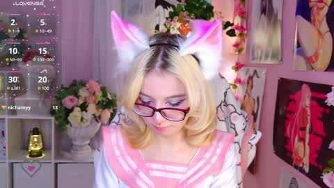 Snapshot of coconut_mia chatting on December 23, 8:57 pm Mia online show from December 23, 8:57 pm