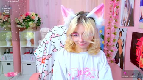 Snapshot of coconut_mia chatting on January 17, 9:06 pm Mia online show from January 17, 9:06 pm