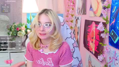 Snapshot of coconut_mia chatting on January 22, 3:09 am Mia online show from January 22, 3:09 am