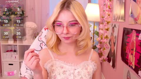 Snapshot of coconut_mia chatting on January 23, 9:07 pm Mia online show from January 23, 9:07 pm