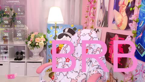 Snapshot of coconut_mia chatting on February 1, 11:58 pm Mia online show from February 1, 11:58 pm