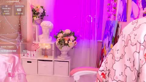 Snapshot of coconut_mia chatting on March 5, 9:26 pm Mia online show from March 5, 9:26 pm