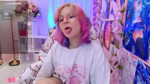 Snapshot of coconut_mia chatting on October 2, 2:13 pm Mia online show from October 2, 2:13 pm