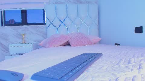 colett online show from October 31, 11:55 am