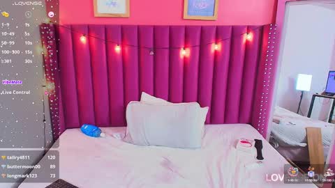  MEGAN  online show from January 3, 11:01 pm