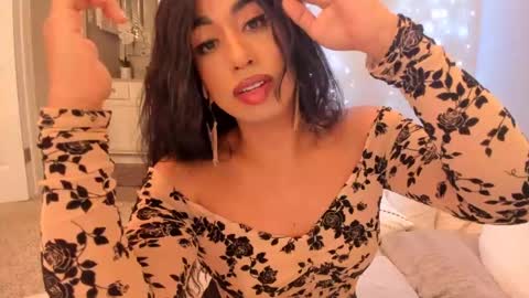    ........ Instagram  Lorysexys online show from December 6, 6:04 am