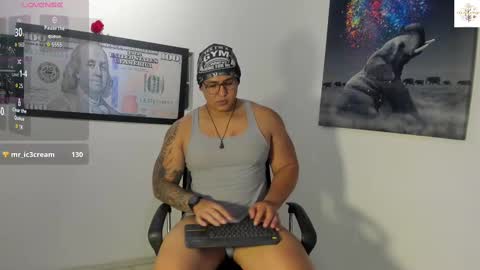 coltonmassif_ online show from November 11, 12:43 am