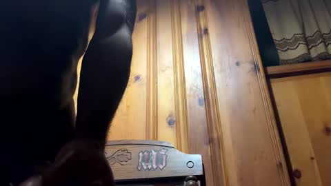 Snapshot of columbusohio614 chatting on December 16, 4:13 am Heavyd614 online show from December 16, 4:13 am