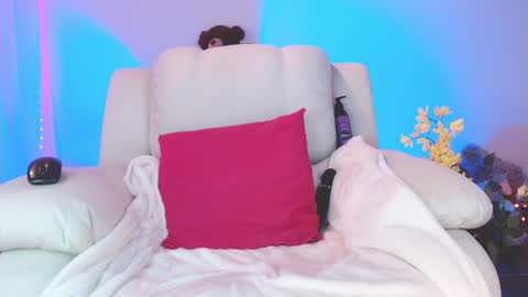 Snapshot of concubine_princess chatting on December 23, 10:12 pm Ariane... online show from December 23, 10:12 pm