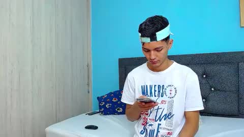 Connor online show from December 10, 1:11 am