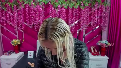 Constans online show from January 7, 1:24 pm